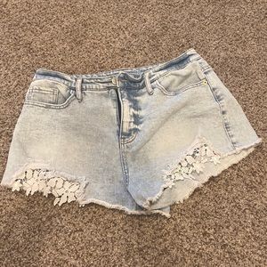 Juniors/Misses Light denim Lacey shorts, size 12.